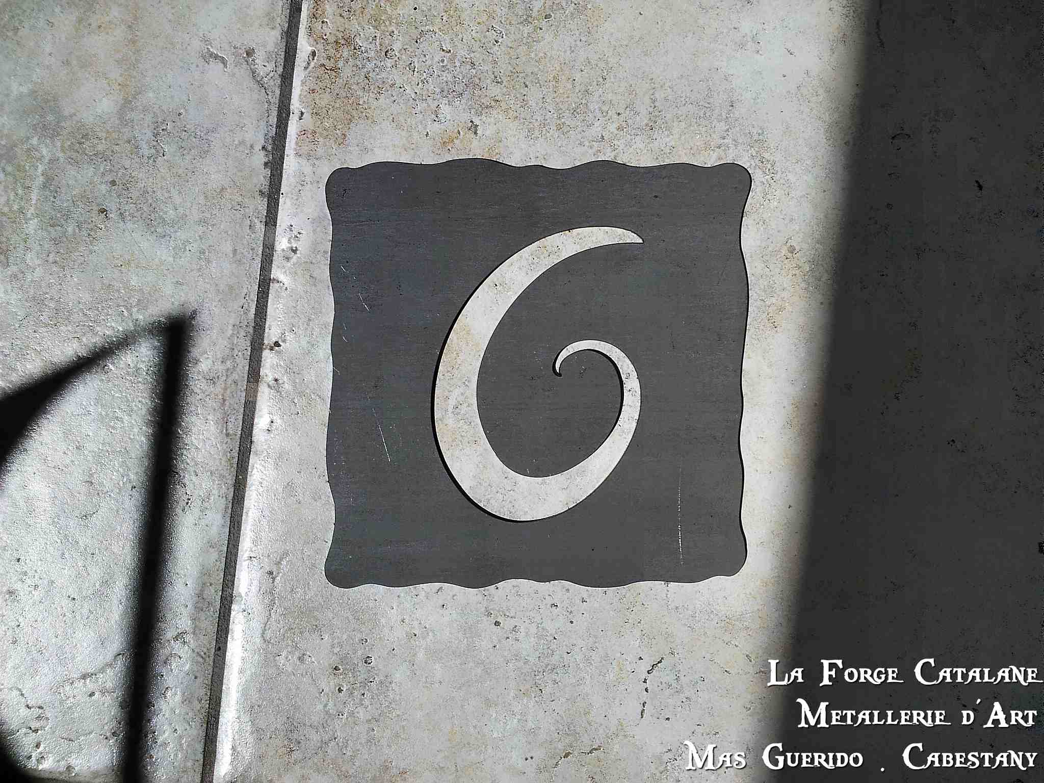 Decoupe laser numero maison 6 forge catalane.jpg